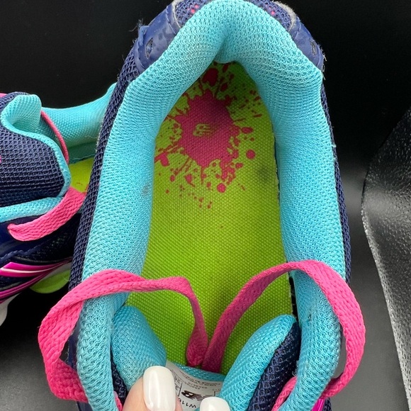 New Balance Navy and Pink Athletic Shoes - Picture 4 of 6